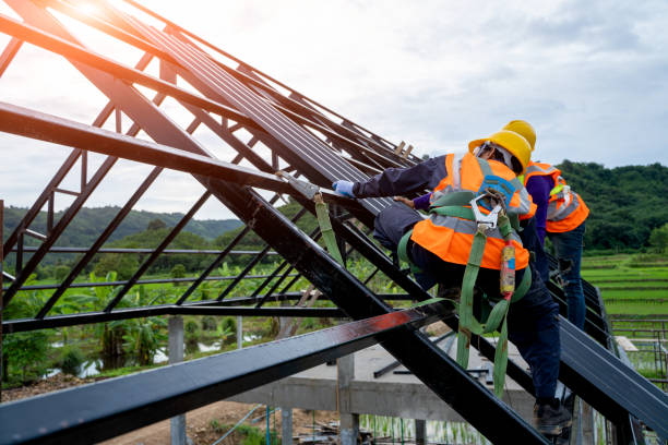 Best Roof Gutter Cleaning  in Nth Bend, OR